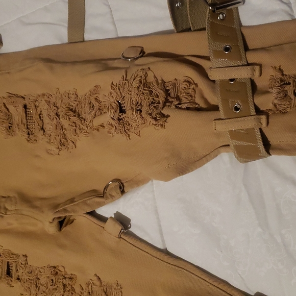 Paints - Picture 3 of 4